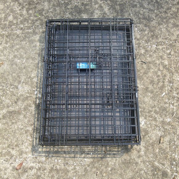 Folding Double Door Small Dog Crate 24" x 18" x 19" - Picture 4 of 5